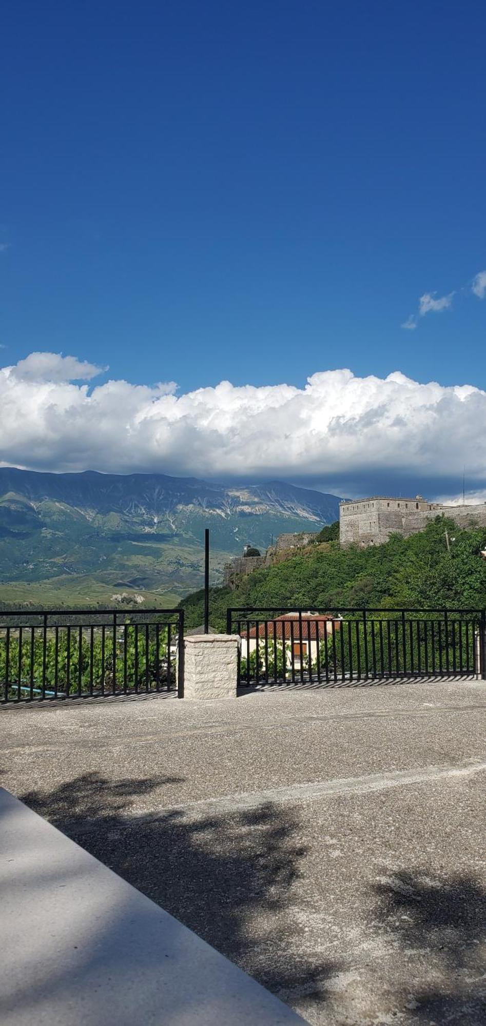 Latifi Guesthouse Gjirokastër Exterior foto